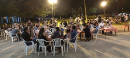 פאב חברתי(8 תמונות)